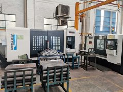 高精度軸銑端面打CM孔專(zhuān)機